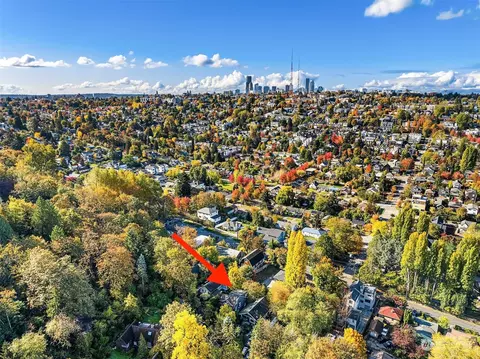 View/Area - 229 33rd Ave E, Seattle, WA 98112 photo 1 of 3