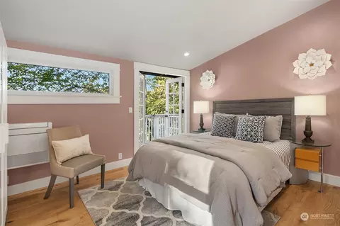 Bedroom - 229 33rd Ave E, Seattle, WA 98112 photo 1 of 4