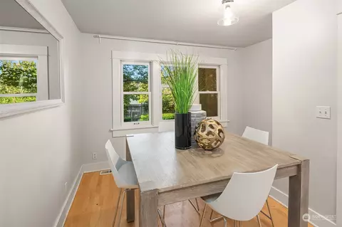 Dining - 229 33rd Ave E, Seattle, WA 98112 photo 1 of 2