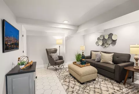 Living - 229 33rd Ave E, Seattle, WA 98112 photo 3 of 3