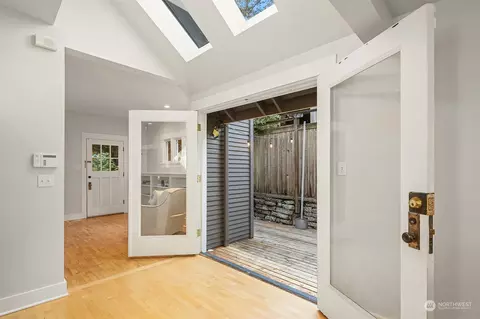 Entry Way - 229 33rd Ave E, Seattle, WA 98112 photo 3 of 3