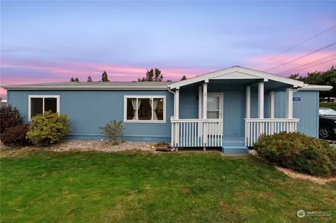 2487 4th St NE, East Wenatchee, WA 98802