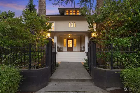 902 15th Ave E, Seattle, WA 98112