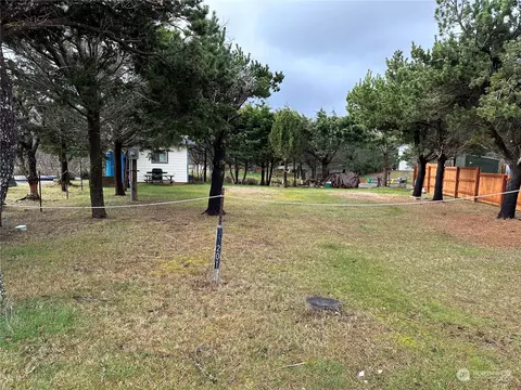 33201 H Pl, Ocean Park, WA 98644