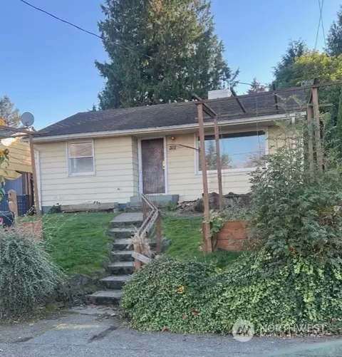3111 W Mansell St, Seattle, WA 98199