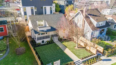 2211 42nd Ave SW, Seattle, WA 98116