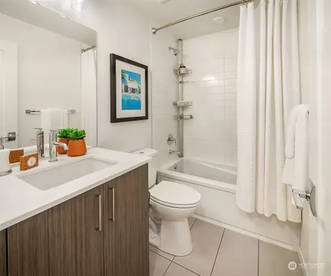 1115 E Howell St, Seattle, WA 98122 photo 18