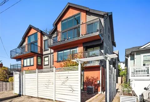 3638 Beach Dr SW #B, Seattle, WA 98116