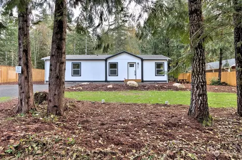 560 E Lakeshore Dr E, Shelton, WA 98584