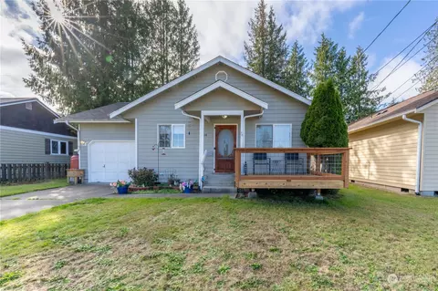 1126 W 19th St, Port Angeles, WA 98363
