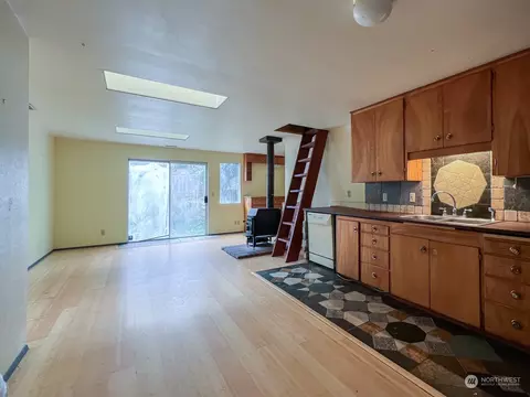 14310 20th Ave NE, Seattle, WA 98125 photo 16