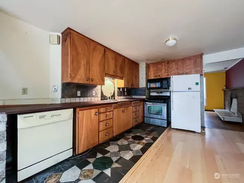 14310 20th Ave NE, Seattle, WA 98125 photo 17