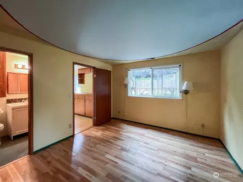 14310 20th Ave NE, Seattle, WA 98125 photo 28