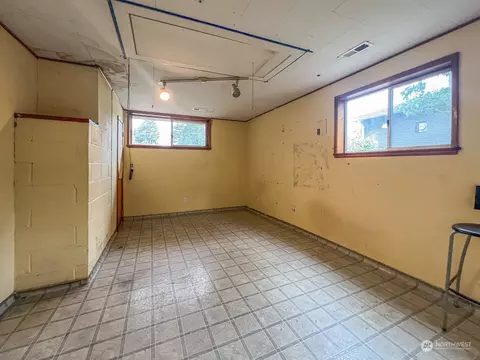 14310 20th Ave NE, Seattle, WA 98125 photo 29