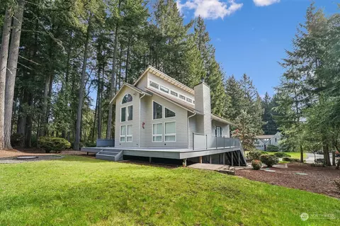 10904 Pioneer Dr, Anderson Island, WA 98303
