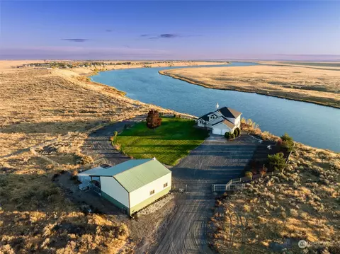 2463 Road 102 NE, Moses Lake, WA 98837