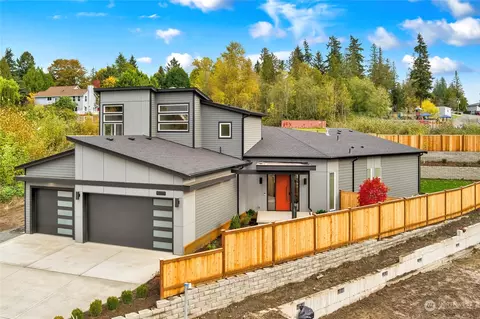 Exterior - 10053 NE 196 Pl, Bothell, WA 98011 photo 2 of 5