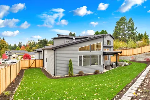 Exterior - 10053 NE 196 Pl, Bothell, WA 98011 photo 4 of 5
