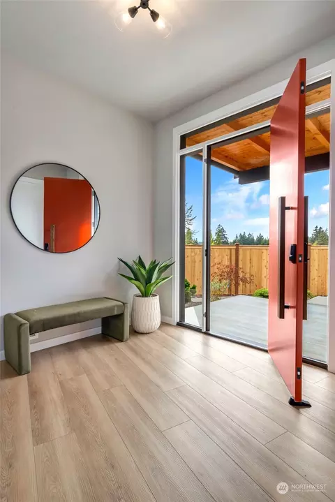Entry Way - 10053 NE 196 Pl, Bothell, WA 98011 photo 1 of 2