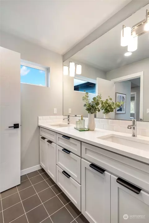 Bath - 10053 NE 196 Pl, Bothell, WA 98011 photo 6 of 7