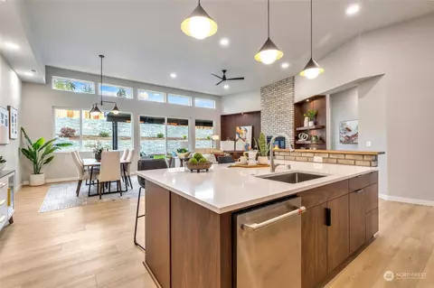 Kitchen - 10053 NE 196 Pl, Bothell, WA 98011 photo 1 of 6