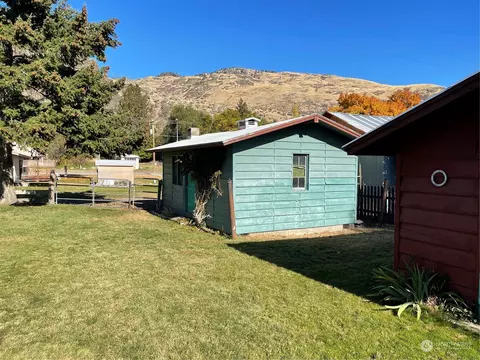 Exterior - 2 2nd St, Tonasket, WA 98855 photo 11 of 15
