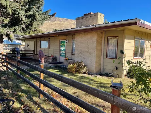 Exterior - 2 2nd St, Tonasket, WA 98855 photo 2 of 15