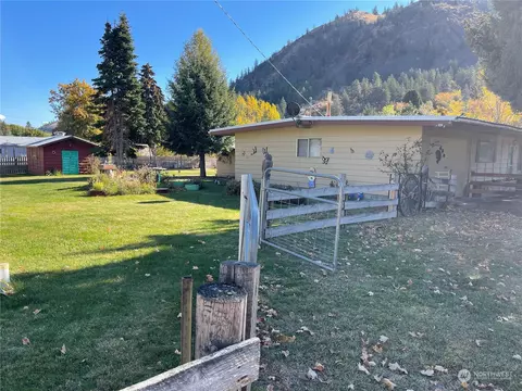 Exterior - 2 2nd St, Tonasket, WA 98855 photo 6 of 15