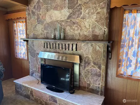 Living - 2 2nd St, Tonasket, WA 98855 photo 1 of 1