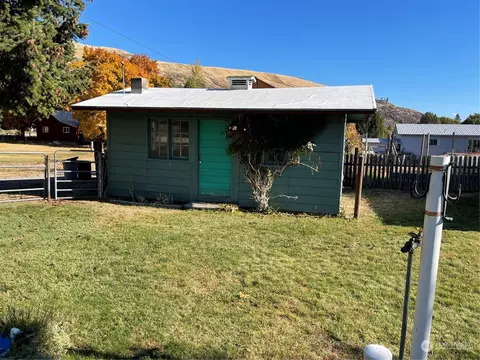 Exterior - 2 2nd St, Tonasket, WA 98855 photo 9 of 15