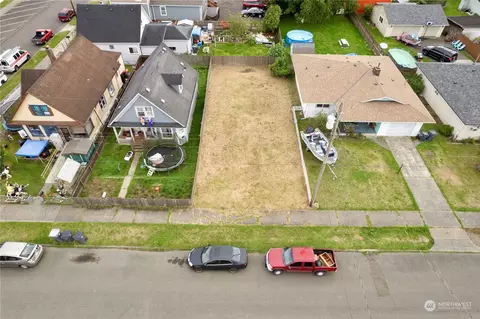 407 3rd St, Hoquiam, WA 98550