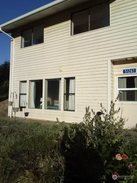 51261 Steelhead Dr, Rockport, WA 98283