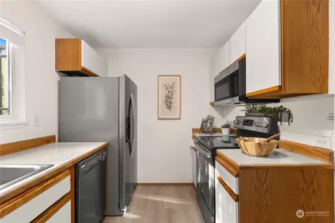 10822 E Riverside Dr #A204, Bothell, WA 98011 photo 8