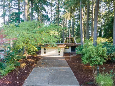 2325 Lakemoor Dr SW, Olympia, WA 98512