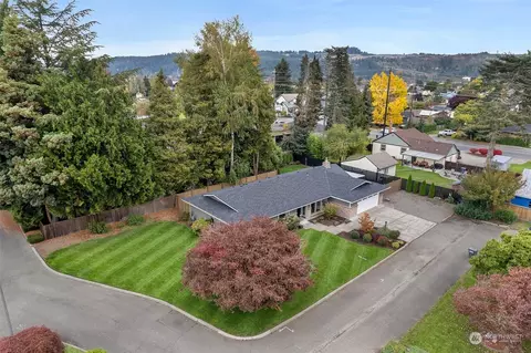 1905 Rainier Ct, Sumner, WA 98390 photo 2