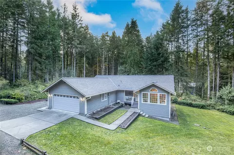 20337 Robin Ln NE, Suquamish, WA 98392