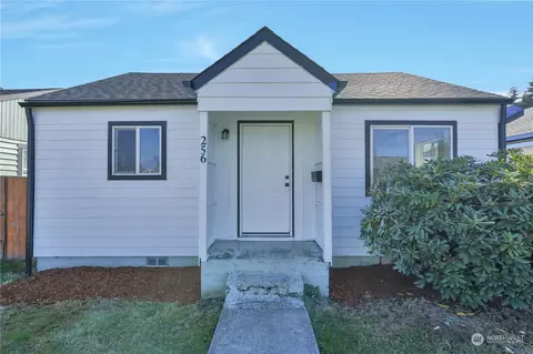 Exterior - 256 29th Ave, Longview, WA 98632 photo 3 of 9
