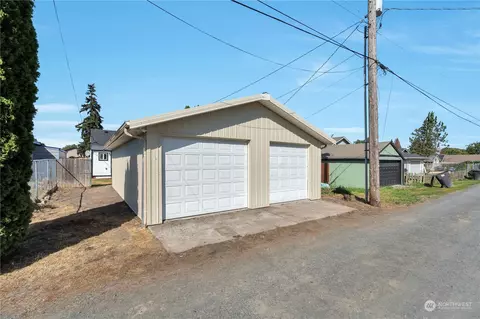 Exterior - 256 29th Ave, Longview, WA 98632 photo 9 of 9