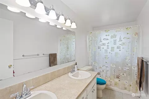 Bath - 21820 7th Pl W, Bothell, WA 98021 photo 1 of 1
