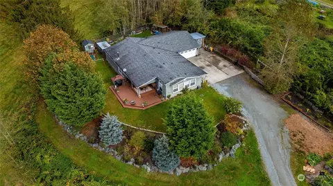 18476 Cardinal Ln, Mount Vernon, WA 98274