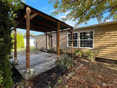 440 S 6th St, Toledo, WA 98591