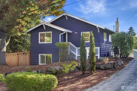 915 N 109th St, Seattle, WA 98133