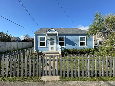 325 N Second Ave, Sequim, WA 98382 photo 2