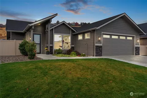 1018 Racine Springs Dr, Wenatchee, WA 98801