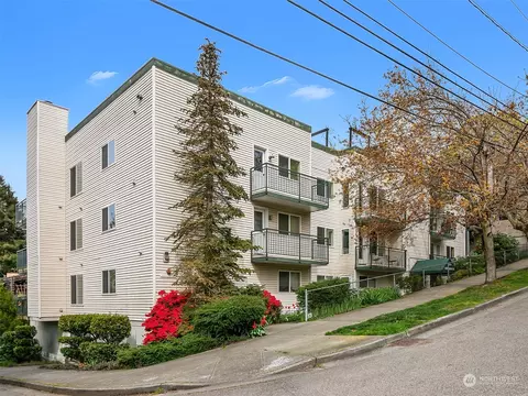 1110 W Howe St #202, Seattle, WA 98119