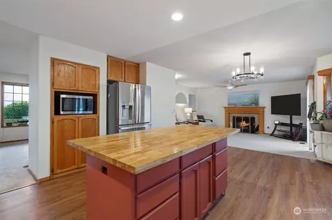 Kitchen - 3908 NW 27th Ave, Camas, WA 98607 photo 2 of 5