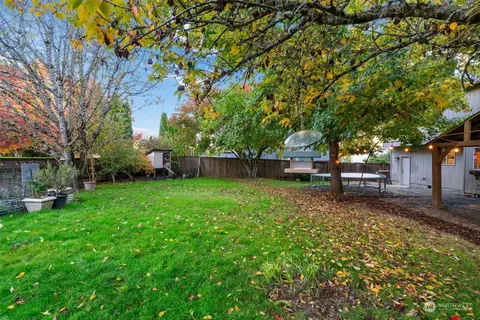 Exterior - 3908 NW 27th Ave, Camas, WA 98607 photo 6 of 9