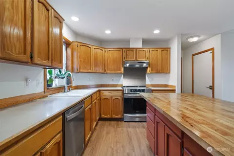 Kitchen - 3908 NW 27th Ave, Camas, WA 98607 photo 3 of 5