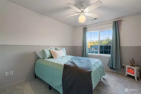 Bedroom - 3908 NW 27th Ave, Camas, WA 98607 photo 2 of 6