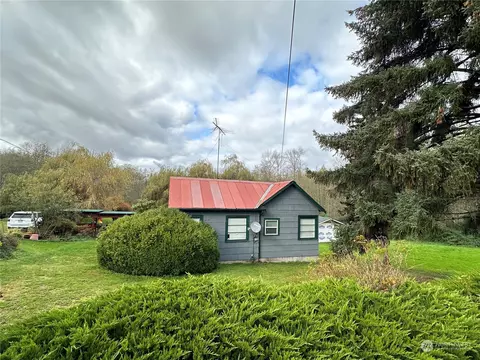 5742 Hobson Rd, Bow, WA 98232